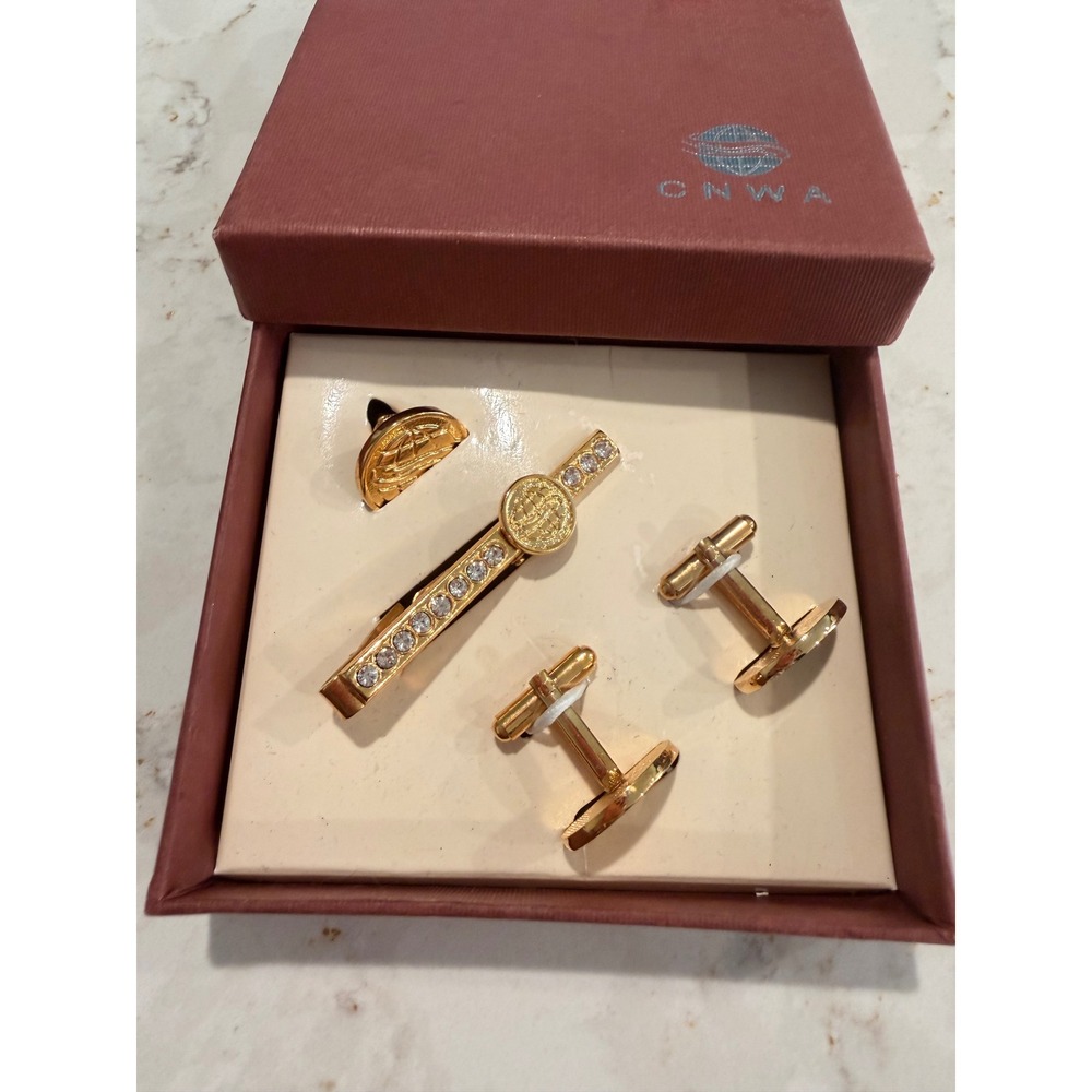 Vintage CNWA Mens Gold Tone Globe Cufflinks Tie Bar Lapel Pin Set with Box